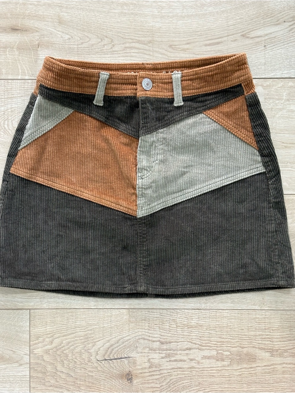 American Eagle Boho Western Corduroy Patchwork Fall Mini Skirt Green and Tan